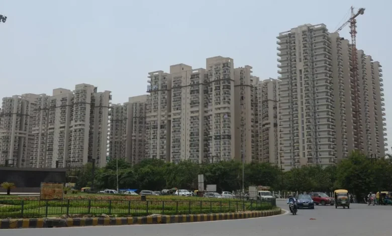 उत्तर प्रदेश, नोएडा: फ्लैट का कब्जा नहीं दिया, बिल्डर लौटाएगा खरीदार का पैसा