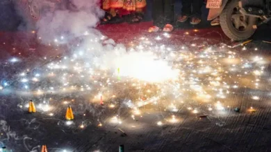 नई दिल्ली: दीये -पटाखे -कुकर की चपेट में आई दिल्ली