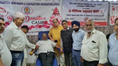 उत्तर प्रदेश, नोएडा: रेडक्रॉस व जिला संयुक्त चिकित्सालय टीम द्वारा निःशुल्क स्वास्थ्य जांच एवं रक्तदान शिविर का सफल आयोजन l