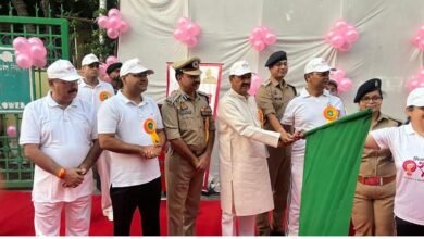 उत्तर प्रदेश, नोएडा: नोएडा स्टेडियम में ‘रन फॉर एंपावरमेंट मैराथन’ आयोजित