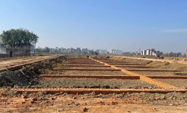 उत्तर प्रदेश, नोएडा: आवासीय प्लॉट खरीदारों की बढ़ेगी टेंशन, अथॉरिटी का नया नियम लागू
