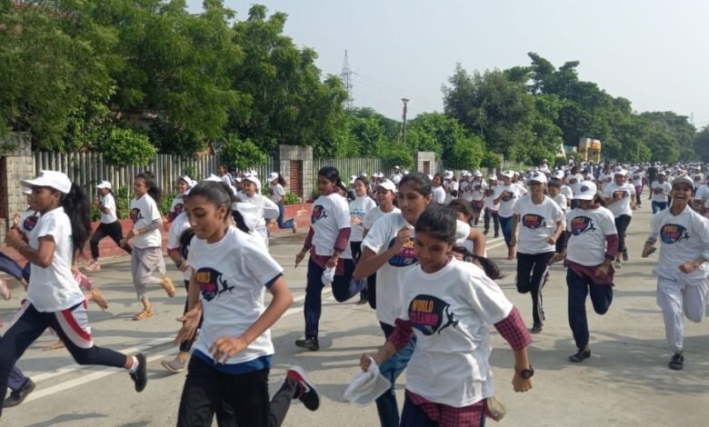 उत्तर प्रदेश, नोएडा: रनाथन में 1400 प्रतिभागियों ने लिया हिस्सा