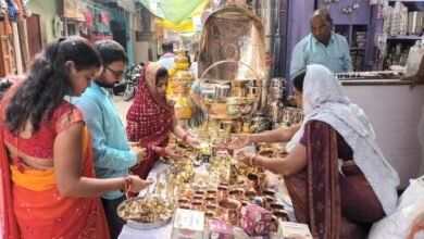 उत्तर प्रदेश, नोएडा: धनतेरस पर धनवर्षा: बिकीं 5200 गाड़ियां, '500 करोड़ के कारोबार से बाजार हुआ गुलजार'