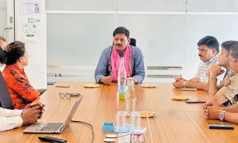 उत्तर प्रदेश, नोएडा: जेवर विधायक ने नोएडा एयरपोर्ट की तैयारियों की समीक्षा की, बोले-यह एशिया का सबसे बड़ा हवाई अड्डा होगा