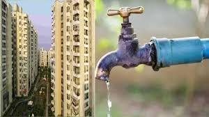 उत्तर प्रदेश, नोएडा: लोगों के बीमार होने पर प्राधिकरण ने रोका सोसाइटी का पानी