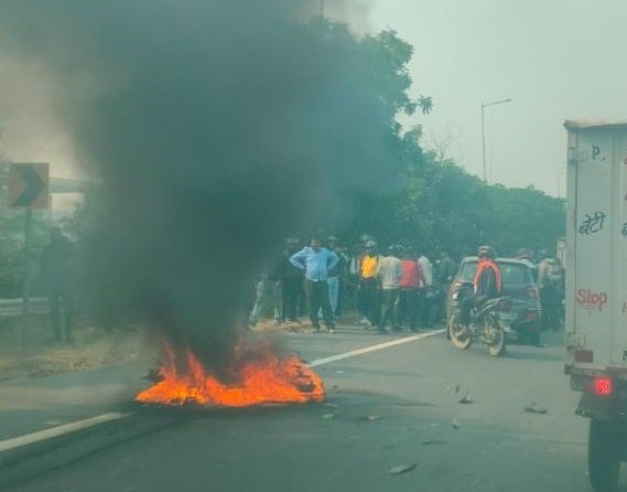 Greater Noida accident, car-bike collision fire, Noida expressway blaze