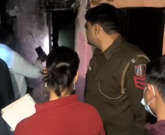 JJ camp fire Delhi, Jhilmil fire news, slum fire incident, child death fire Delhi,