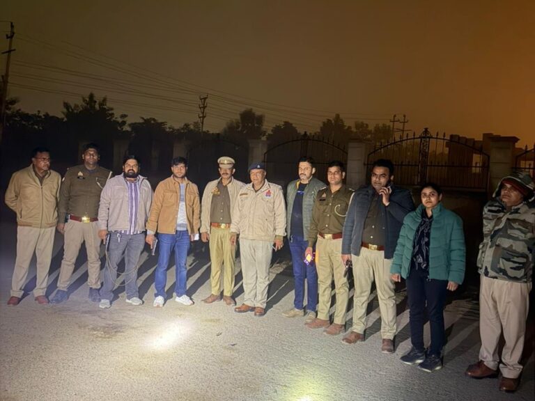 Greater Noida crime: नोएडा में पुलिस मुठभेड़ के बाद तीन शातिर बदमाश गिरफ्तार, सवारी बिठाकर करते थे लूट