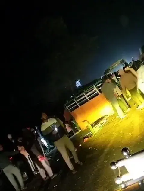 Bhopal road accident, family killed Bhopal, tractor trolley collision