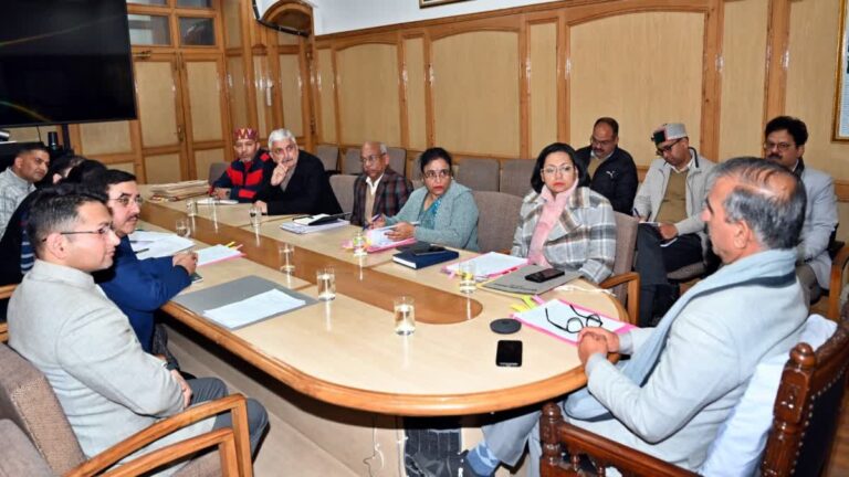 Himachal Health: सरकारी अस्पतालों में अब मिलेंगी गुणवत्तायुक्त दवाएं, 100 करोड़ की खरीद को लेकर मुख्यमंत्री सख्त
