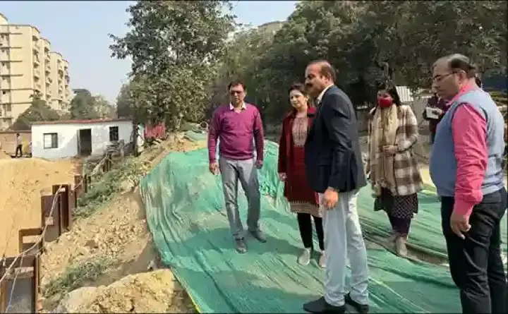 Greater Noida: ग्रेटर नोएडा में नालों पर बने पुलों का निरीक्षण, प्राधिकरण ने सड़क सुरक्षा मजबूत करने के दिए निर्देश Greater Noida: ग्रेटर नोएडा में नालों पर बने पुलों का निरीक्षण, प्राधिकरण ने सड़क सुरक्षा मजबूत करने के दिए निर्देश