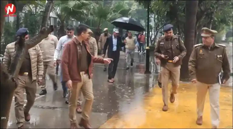 Noida School Bomb Threat : नोएडा के 20 स्कूलों को बम से उड़ाने की धमकी, जांच में मेल फेक निकला