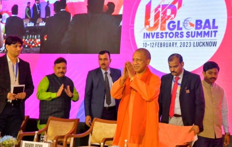 उत्तर प्रदेश : उद्योग-व्यापार के लिए यूपी बना ड्रीम डेस्टिनेशन, योगी सरकार के सुधारवादी कदमों से बदली प्रदेश में कारोबार की तस्वीर उत्तर प्रदेश : उद्योग-व्यापार के लिए यूपी बना ड्रीम डेस्टिनेशन, योगी सरकार के सुधारवादी कदमों से बदली प्रदेश में कारोबार की तस्वीर