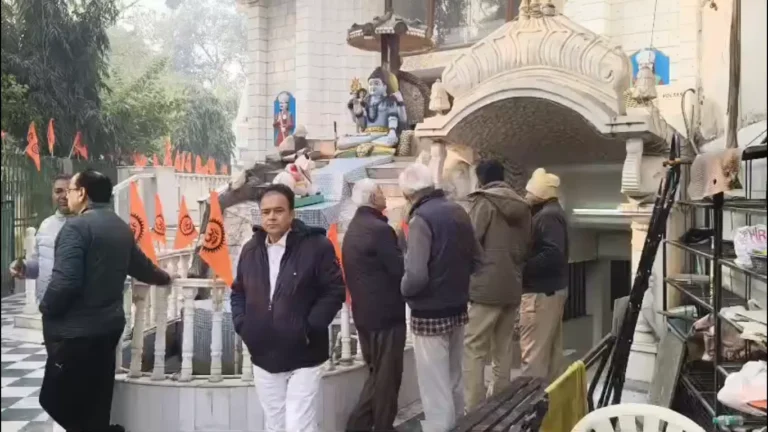 Delhi Temple Robbery Preet Vihar