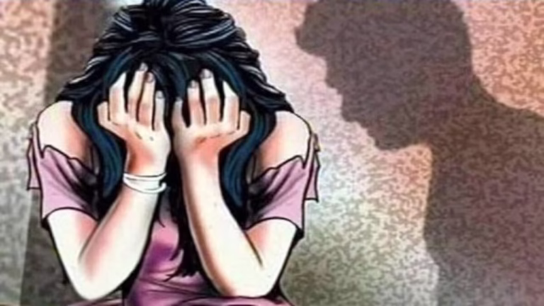 Noida: नोएडा होटल में बुलाकर युवती से दुष्कर्म, शादी का झांसा देकर आरोपी फरार