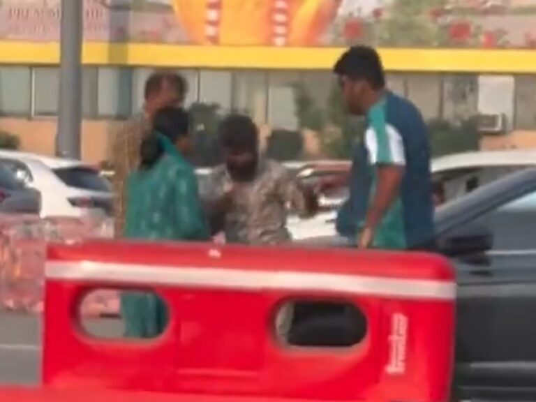 Noida: जेवर टोल प्लाजा पर युवक से मारपीट का वीडियो सोशल मीडिया पर वायरल