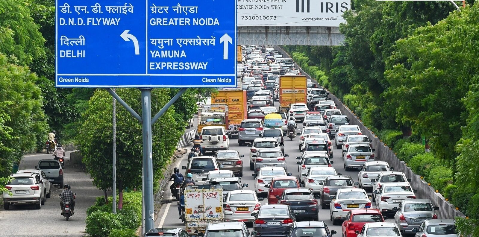 Greater Noida: ग्रेटर नोएडा एक्सप्रेसवे के पास 45 मीटर चौड़ी सड़क अधूरी, किसानों से जमीन नहीं मिली Greater Noida: ग्रेटर नोएडा एक्सप्रेसवे के पास 45 मीटर चौड़ी सड़क अधूरी, किसानों से जमीन नहीं मिली