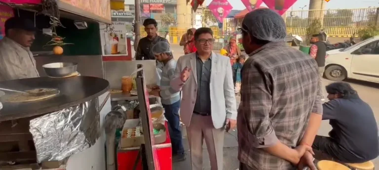 Noida: पॉश सेक्टर 18 मार्केट में फूड विभाग का बड़ा एक्शन महंगे दामों पर परोसा जा रहा था घटिया खाना