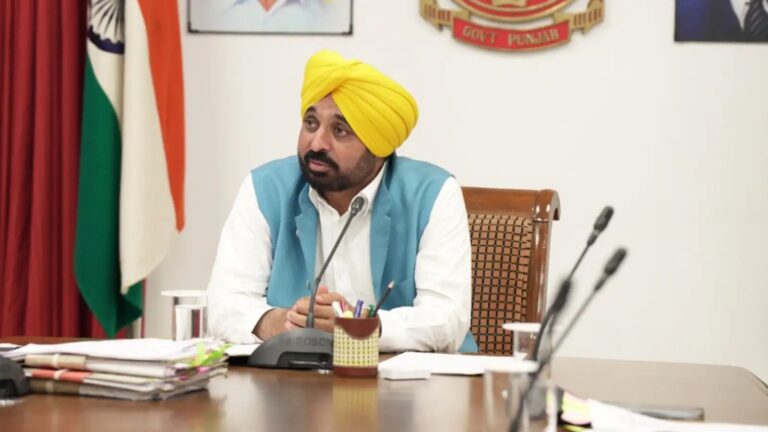 Punjab : 2025 में पंजाब प्रशासन में बड़ा डिजिटल बदलाव,1.85 लाख लोगों को घर बैठे मिलीं 437 सेवाएं, मान सरकार ने खत्म किया दफ्तरों का चक्कर