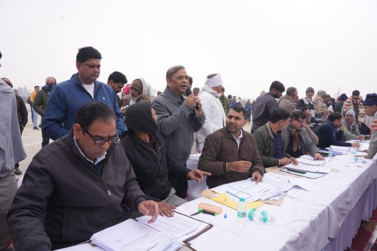 उत्तर प्रदेश : गाजियाबाद में कृषकों को विकसित भूखंडों के आवंटन पत्र वितरण विशेष शिविर का आयोजन