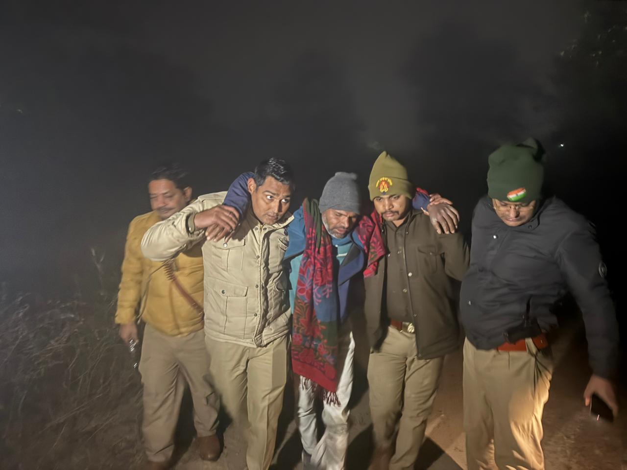 उत्तर प्रदेश : हापुड़ पुलिस से मुठभेड़ में शातिर बदमाश घायल उत्तर प्रदेश : हापुड़ पुलिस से मुठभेड़ में शातिर बदमाश घायल