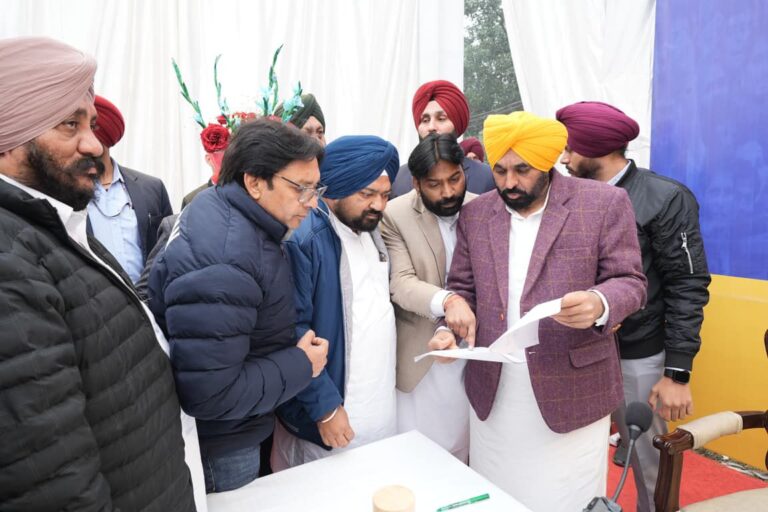 Punjab : मुख्यमंत्री ने जालंधर में की लोक मिलनी में कहा- लोक मिलनियां विकास को तेज़ करने में प्रेरक सिद्ध होंगी