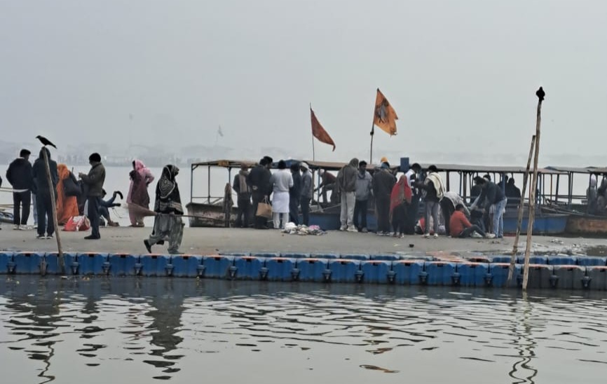 उत्तर प्रदेश : मकर संक्रांति पर ब्रजघाट में उमड़ा आस्था का सैलाब, गंगा स्नान कर श्रद्धालुओं ने किया दान-पुण्य उत्तर प्रदेश : मकर संक्रांति पर ब्रजघाट में उमड़ा आस्था का सैलाब, गंगा स्नान कर श्रद्धालुओं ने किया दान-पुण्य