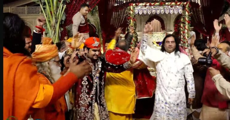 उत्तर प्रदेश : बरसाना में उमड़ा आस्था का सैलाब, धूमधाम से संपन्न हुआ ठाकुर गिरधर लाल और श्रीराधा रानी का ब्याहुला उत्सव