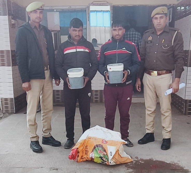 उत्तर प्रदेश : मथुरा में दुकान में चल रहा था अवैध पशु कटान, पुलिस ने 2 को दबोचा, 75 किलो मांस बरामद