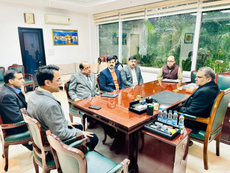 Punjab : दूसरे राज्यों को छोड़ पंजाब में निवेश कर रही निजी कंपनियां , महिंद्रा कंपनी का 400 करोड़ का निजी निवेश
