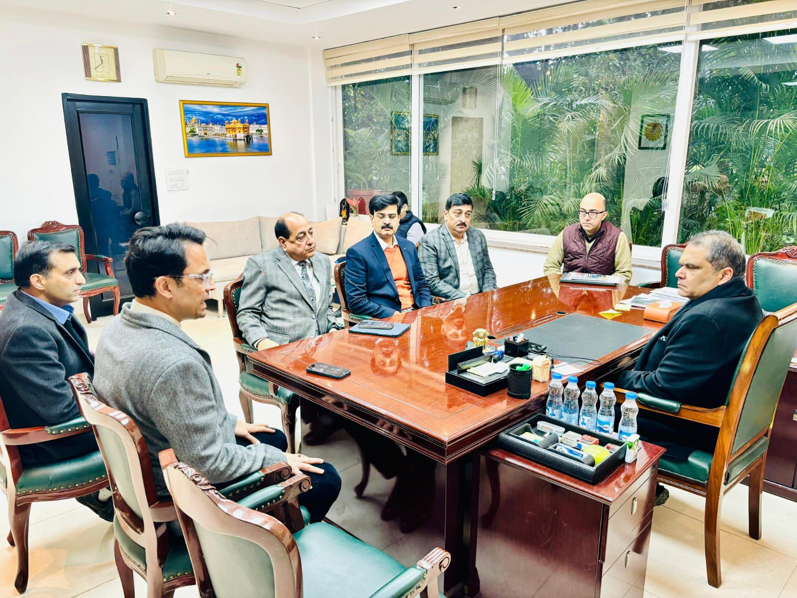 Punjab : दूसरे राज्यों को छोड़ पंजाब में निवेश कर रही निजी कंपनियां , महिंद्रा कंपनी का 400 करोड़ का निजी निवेश Punjab : दूसरे राज्यों को छोड़ पंजाब में निवेश कर रही निजी कंपनियां , महिंद्रा कंपनी का 400 करोड़ का निजी निवेश