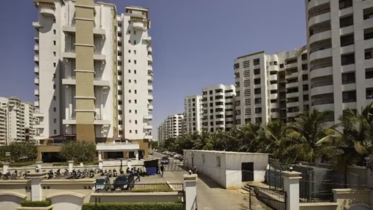 Noida: फ्लैट खरीदारों को रजिस्ट्री शुरू होने की आस जगी