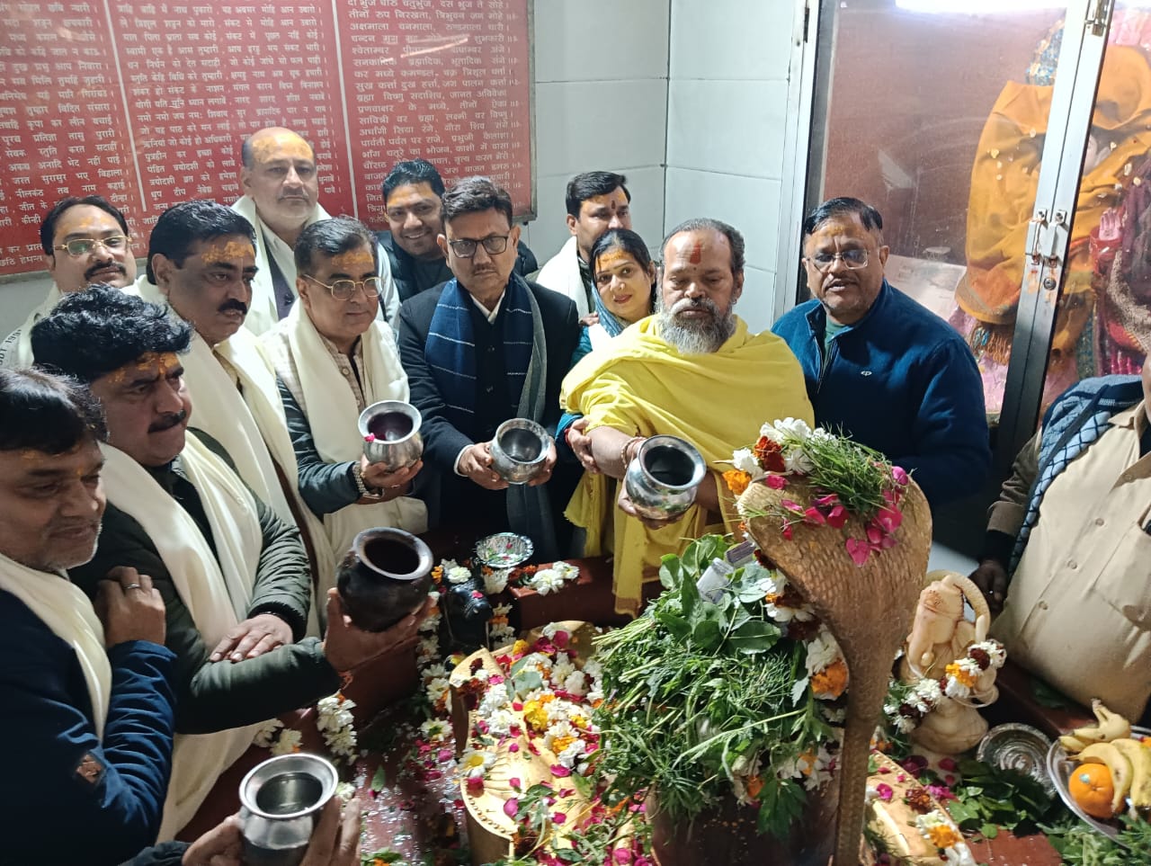 Somnath temple 1000 years: सोमनाथ स्वाभिमान पर्व पर भाजपा शाहदरा जिला अल्पसंख्यक मोर्चा ने किया रुद्राभिषेक, देश की खुशहाली की कामना Somnath temple 1000 years: सोमनाथ स्वाभिमान पर्व पर भाजपा शाहदरा जिला अल्पसंख्यक मोर्चा ने किया रुद्राभिषेक, देश की खुशहाली की कामना