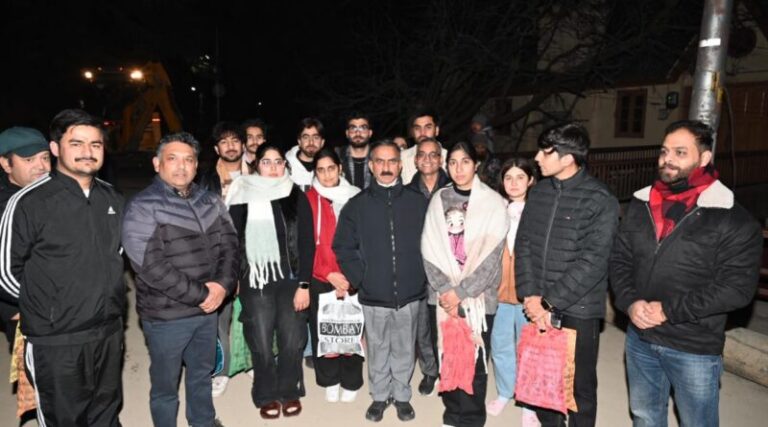 Shimla:  मुख्यमंत्री ने पर्यटकों की सुविधा और सुरक्षा को बनाया प्राथमिकता, खाद्य गुणवत्ता और स्वच्छता पर दिए सख्त निर्देश
