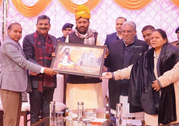 Haryana: संत महापुरुषों की शिक्षाओं से सामाजिक समरसता को मजबूत कर रही है हरियाणा सरकार : मुख्यमंत्री