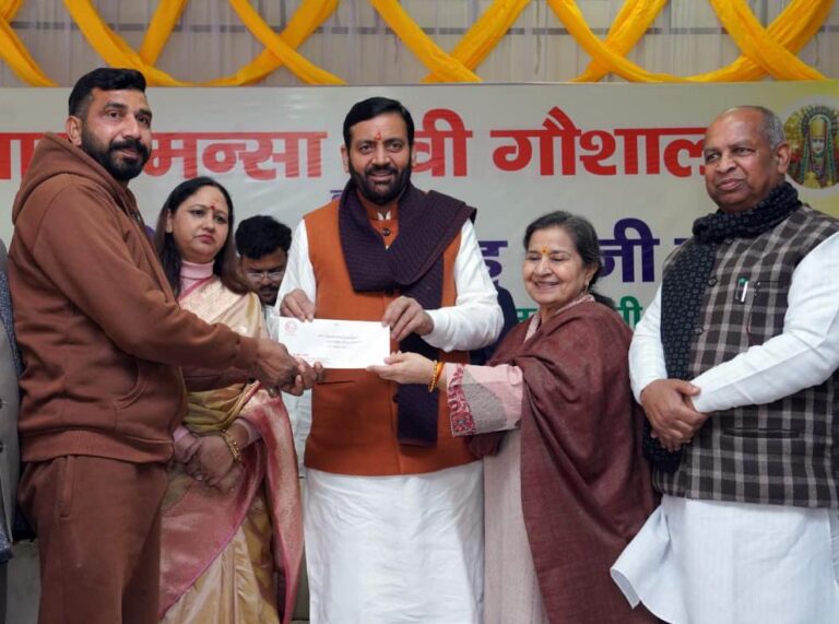 Haryana CM Birthday: मुख्यमंत्री नायब सिंह सैनी ने सादगी से मनाया जन्मदिन