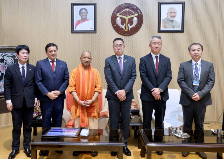 Uttar Pradesh Japan Cooperation: उत्तर प्रदेश–जापान सहयोग को नई ऊंचाई: यामानाशी प्रांत के उप-राज्यपाल का भव्य स्वागत, ग्रीन हाइड्रोजन और इंफ्रास्ट्रक्चर में रणनीतिक साझेदारी पर बनी सहमति