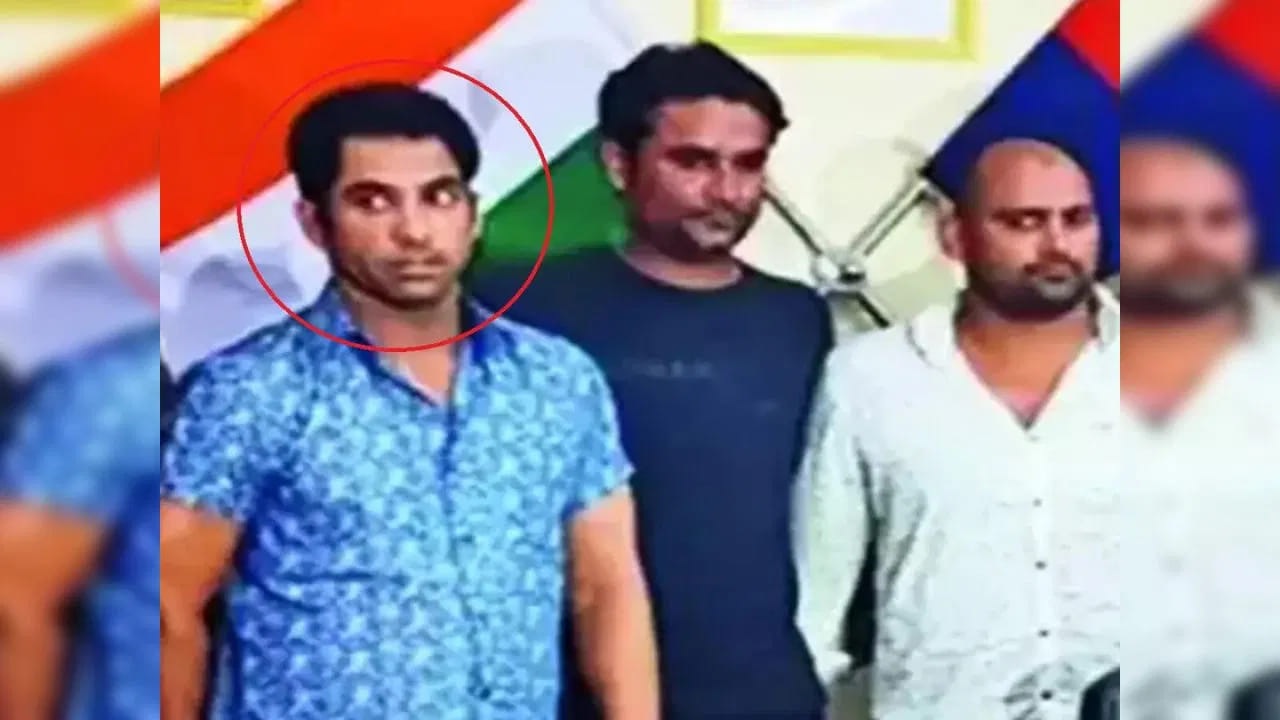 Scrap Mafia Noida: स्क्रैप माफिया रवि काना की 92.65 करोड़ की संपत्ति कुर्क, 29 मुकदमों में आरोपी Scrap Mafia Noida: स्क्रैप माफिया रवि काना की 92.65 करोड़ की संपत्ति कुर्क, 29 मुकदमों में आरोपी