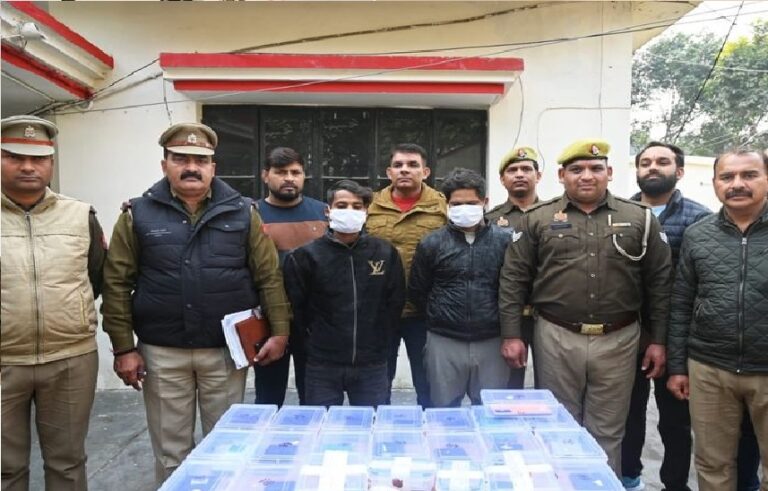 Noida: 20 मोबाइल बरामद, दो शातिर स्नेचर गिरफ्तार, एक बाल अपराधी भी दबोचा