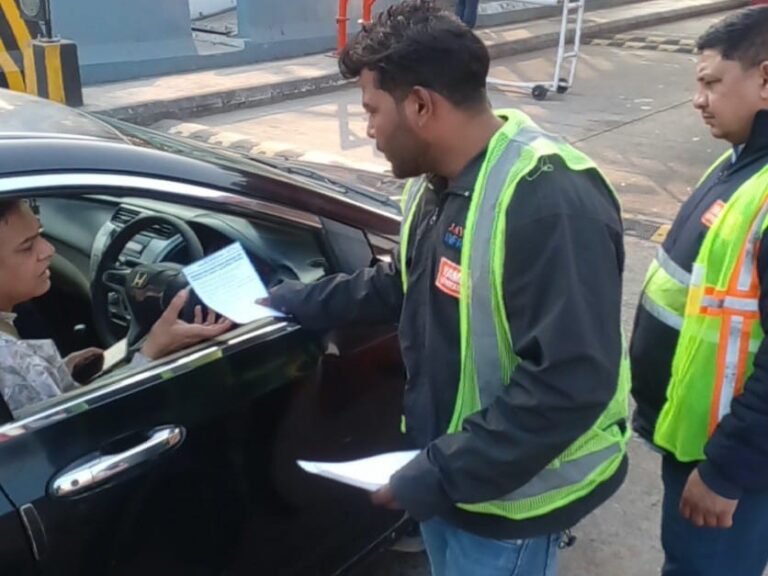 Noida: यमुना एक्सप्रेसवे पर सड़क सुरक्षा सप्ताह के तहत चला जागरूकता अभियान