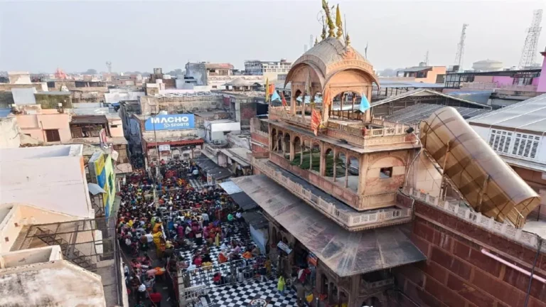 उत्तर प्रदेश : श्री बांके बिहारी मंदिर कॉरिडोर निर्माण के लिये हुई पहली रजिस्ट्री