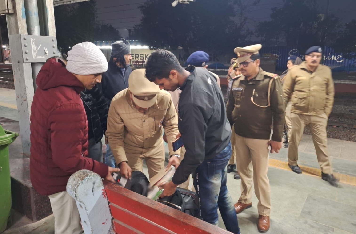 उत्तर प्रदेश : गणतंत्र दिवस को लेकर हापुड़ में हाई अलर्ट, शहरभर में चला सघन चेकिंग अभियान उत्तर प्रदेश : गणतंत्र दिवस को लेकर हापुड़ में हाई अलर्ट, शहरभर में चला सघन चेकिंग अभियान
