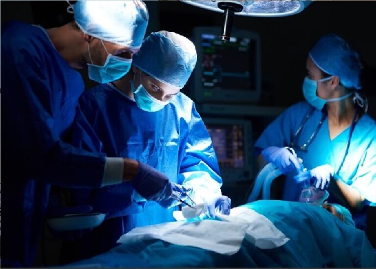 AIIMS Delhi : स्टेज-4 कोलन कैंसर से पीड़ित महिला को एम्स ने दिया नया जीवन, 20 किलो ट्यूमर हटाने में सफल डॉक्टर