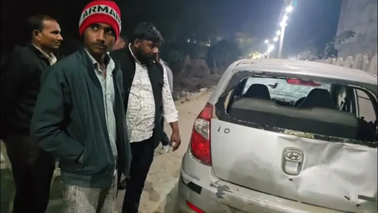 Jewar engagement clash: सगाई समारोह में रास्ता रोकने पर विवाद, वाहनों में तोड़फोड़, दो आरोपी गिरफ्तार