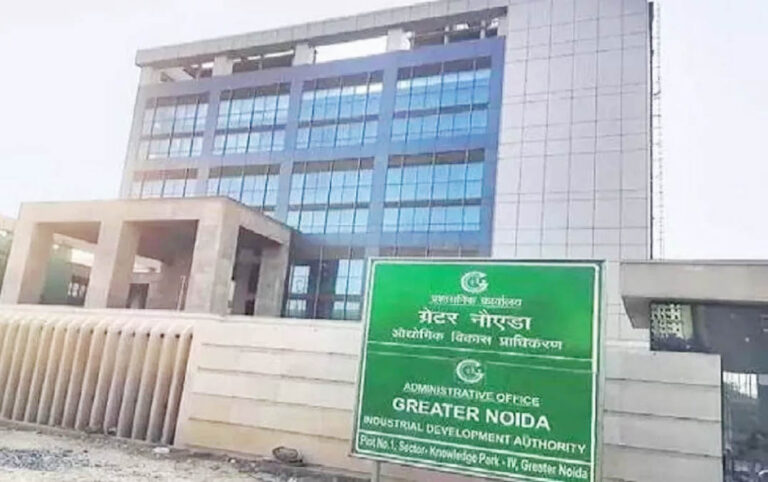  Greater Noida Authority: ग्रेटर नोएडा प्राधिकरण के प्रबंधक उद्योग और उप निदेशक उद्यान सेवानिवृत्त