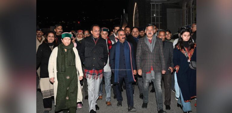 Shimla New Year celebration: नववर्ष की पूर्व संध्या पर मुख्यमंत्री सुखविन्द्र सिंह सुक्खू ने मॉल रोड और रिज का किया भ्रमण