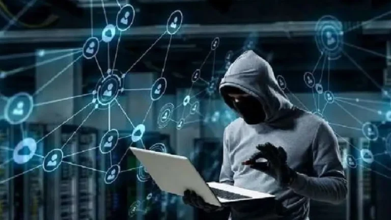 Noida cyber crime: स्कूल फ्रेंड बनकर साइबर ठगी, मेडिकल इमरजेंसी का झांसा देकर 6.64 लाख रुपए हड़पे