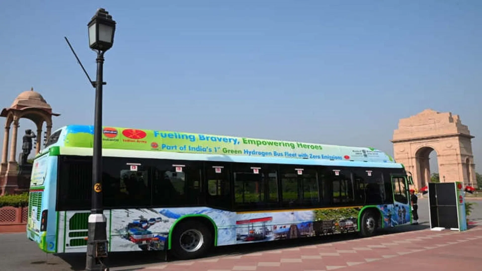 iocl-delivers-hydrogen-powered-bus-to-indian-army_e54b3dd87f7e136d4a7f84698db33783