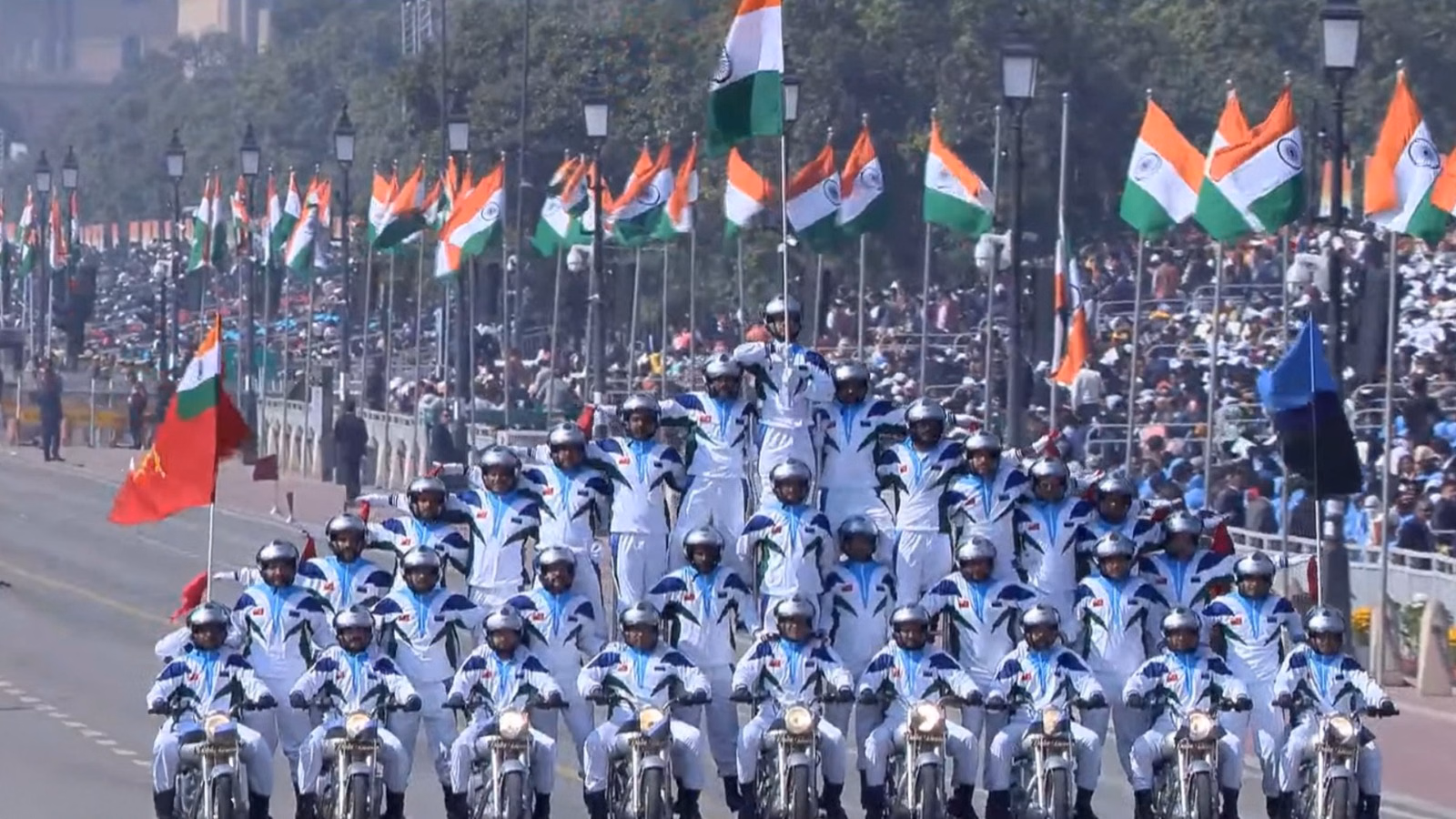 77th Republic Day parade: 77वें गणतंत्र दिवस परेड, कर्तव्य पथ पर 10,000 विशेष अतिथि होंगे साक्षी 77th Republic Day parade: 77वें गणतंत्र दिवस परेड, कर्तव्य पथ पर 10,000 विशेष अतिथि होंगे साक्षी