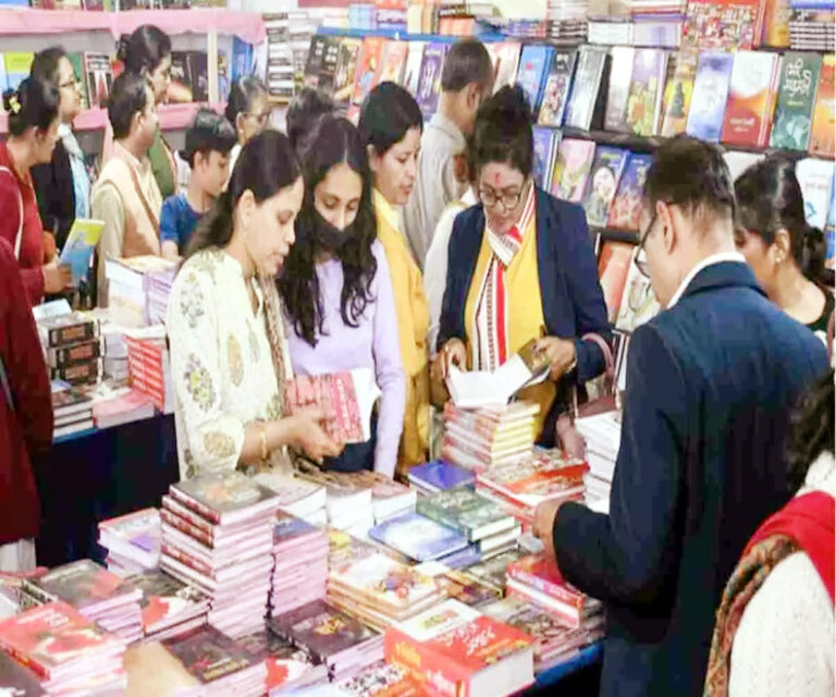 Delhi: नई दिल्ली विश्व पुस्तक मेला 2026 में पठन-पाठन, प्रेरक संवाद और साहित्यिक उत्सव की झलक